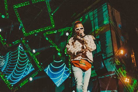 sfera ebbasta due rolex sul palco|L’esibizione di Sfera Ebbasta al Primo Maggio è già storia .